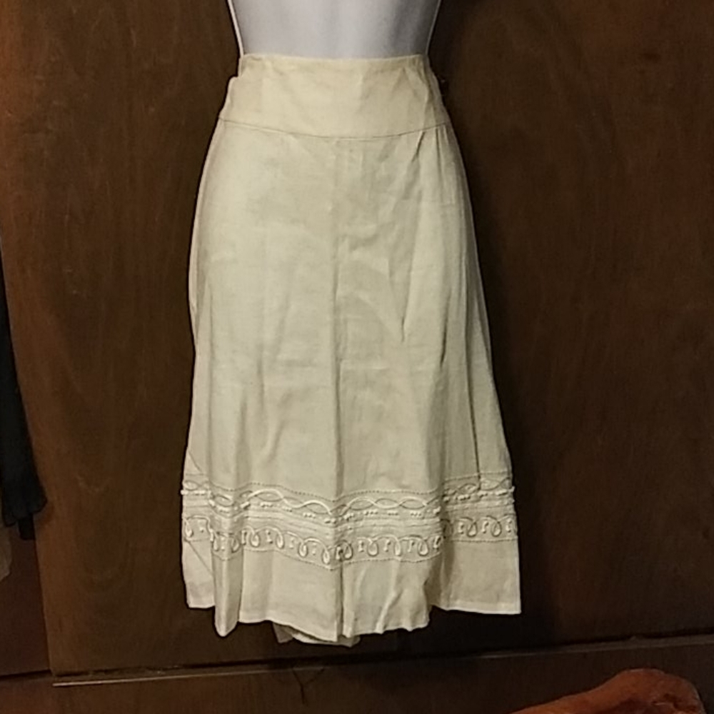 NWOT ANN TAYLOR LINEN OFF WHITE EMBROIDERED SKIRT
